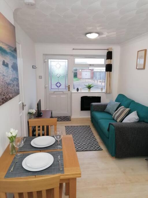 Entire Cosy Bungalow Close To Beach Heacham Bagian luar foto